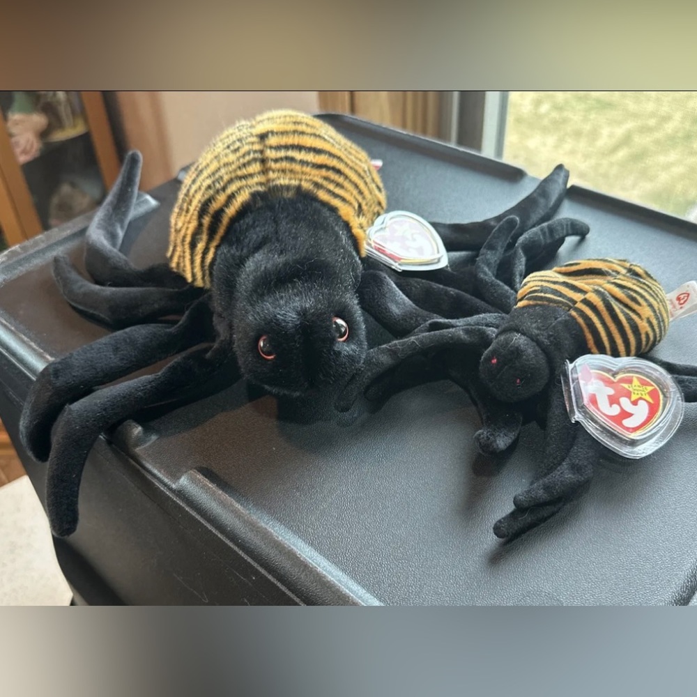 Ty Beanie Baby and Buddy “Spinner” the Spider Creepy Crawly Halloween Decor